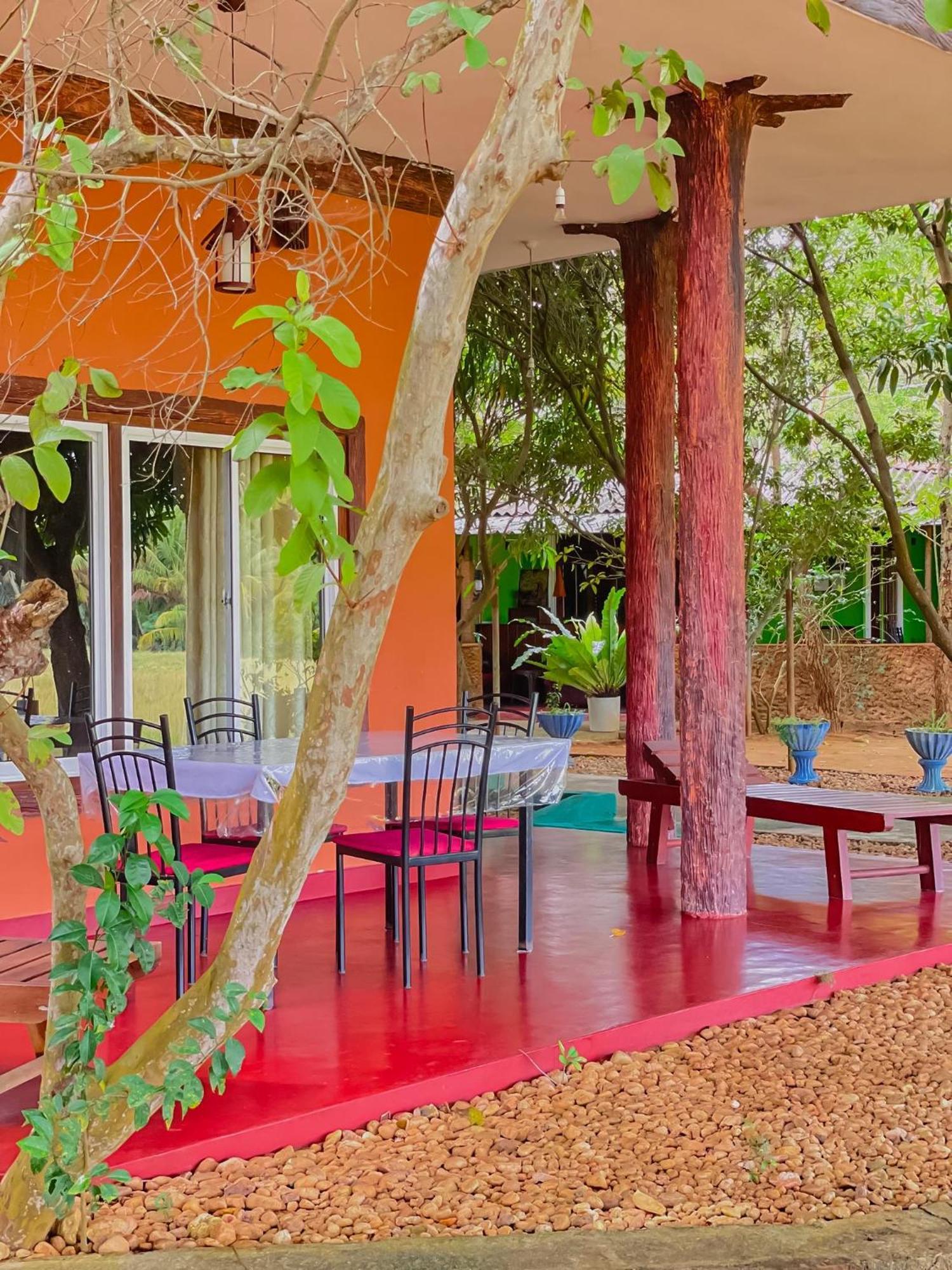 V Cabanas & Yala Safari Place Tissamaharama Exterior foto