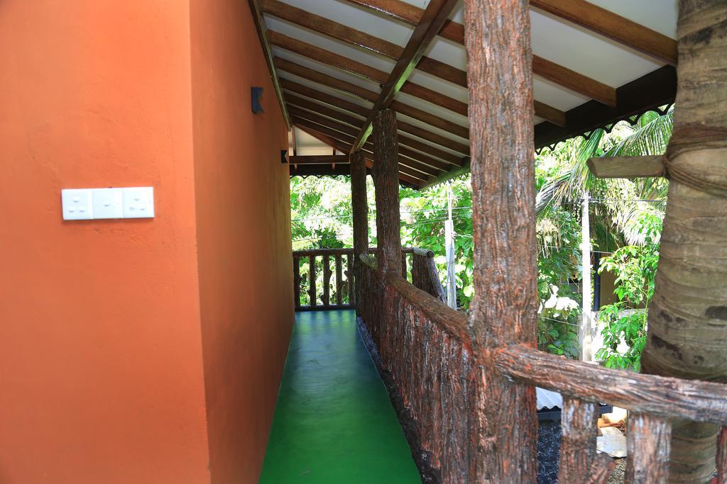V Cabanas & Yala Safari Place Tissamaharama Exterior foto